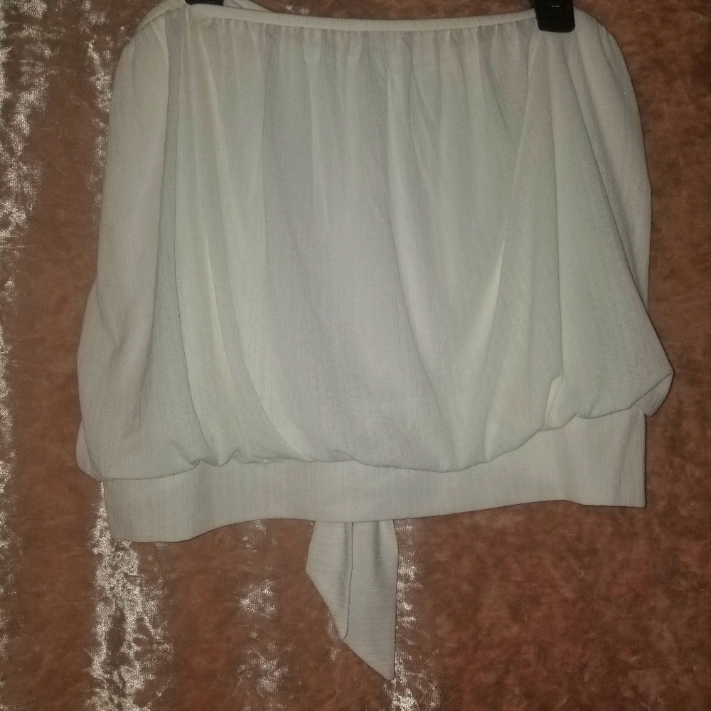Strapless tube top